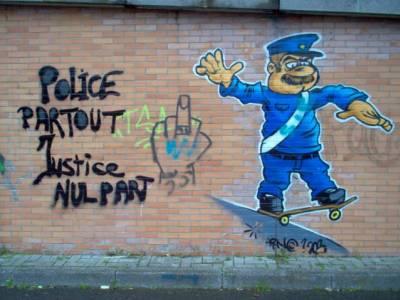 POLICE PARTOUT..................